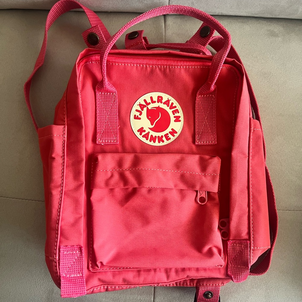 Fjallraven Kanken Mini in Peach Pink